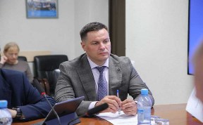 Политика и экономика
