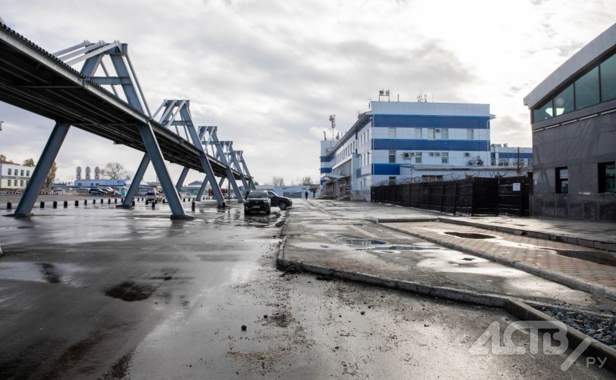Новую парковку откроют около аэровокзала в Южно-Сахалинске к концу года