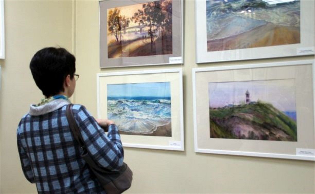 Выставка картин, написанных на самоизоляции, открылась в Корсакове