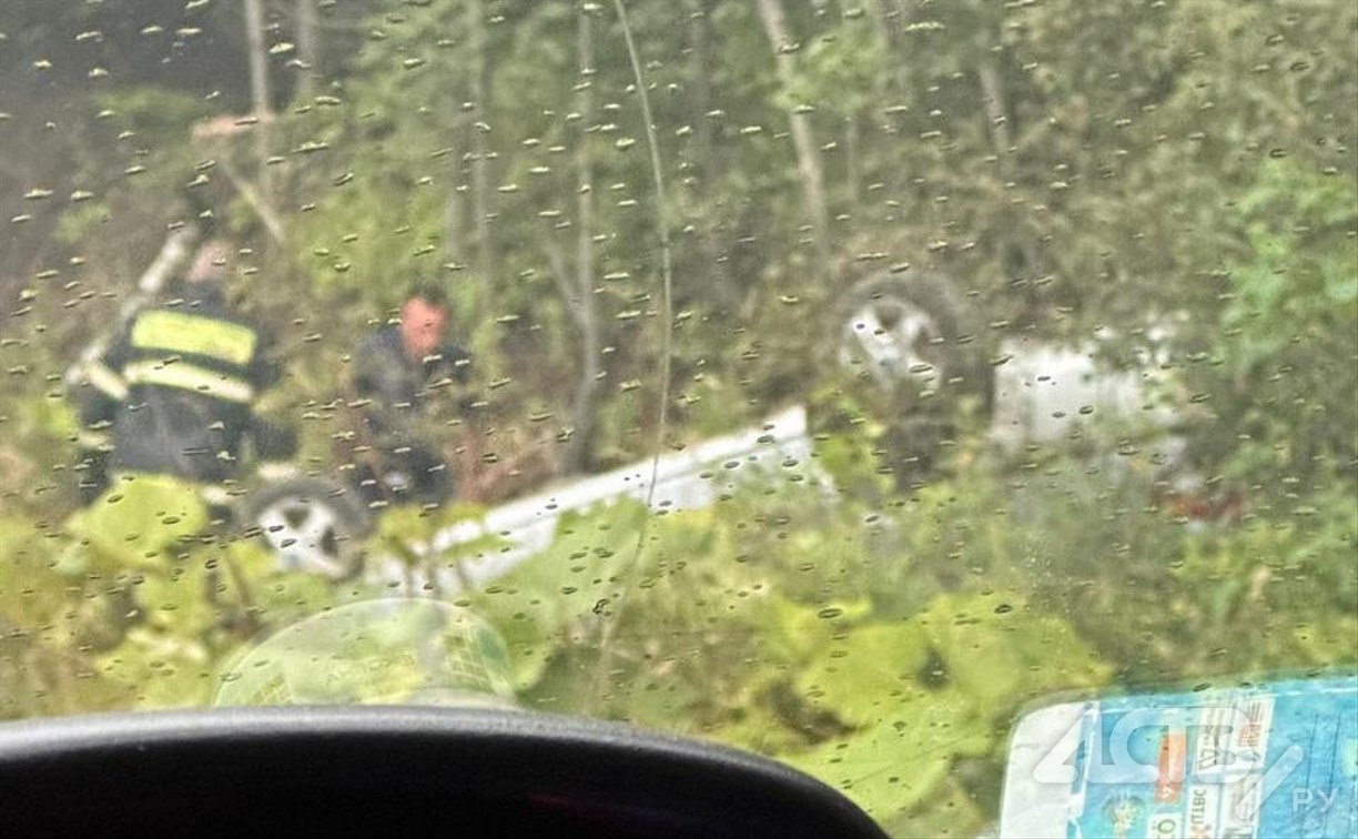 Автомобиль перевернулся на крышу между Дачным и Соловьёвкой