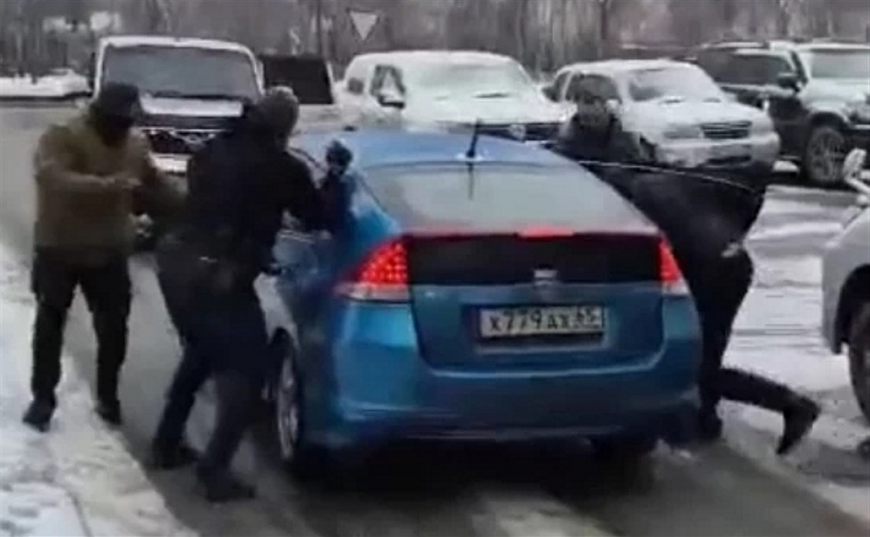 На Сахалине задержали москвича, который устанавливал в квартирах сим-боксы для аферистов 