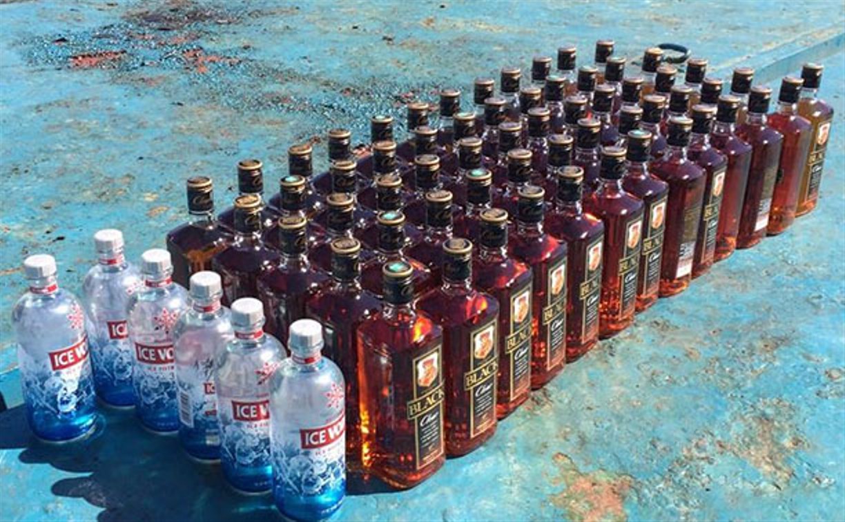 Конфискованный таможней на Сахалине алкоголь стоит в среднем 733 рубля за литр