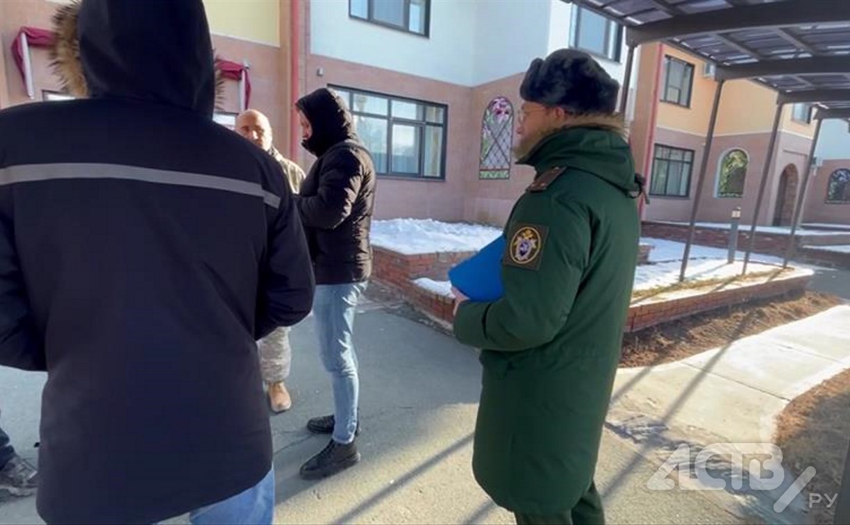 В гостиницах и хостелах Южно-Сахалинска нашли и поставили на воинский учёт новых граждан России
