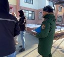 В гостиницах и хостелах Южно-Сахалинска нашли и поставили на воинский учёт новых граждан России