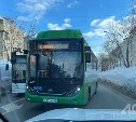 ГИБДД нашла водителя автобуса, который устроил "противостояние лоб в лоб" в Южно-Сахалинске