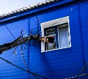  Сахалинцы неделю жили со столбом в окне после циклона
