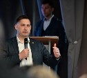 Почти 800 тысяч рублей в месяц зарабатывал ректор СахГУ в 2024 году