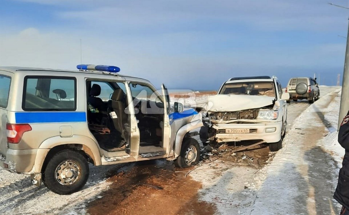 Два сотрудника полиции пострадали в аварии на Сахалине