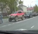 Потасовка между водителями в центре Южно-Сахалинска попала на видео