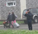 Северо-Курильск продолжает сотрясать: жители возвращаются с чемоданами в дома
