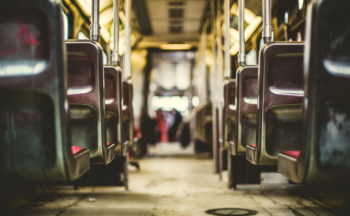 У сахалинца стащили деньги с помощью платёжного стикера банка