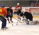 Продолжаются игры турнира по хоккею на Кубок мэра Южно-Сахалинска