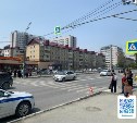 Микроавтобус сбил женщину на оживлённом перекрёстке в Южно-Сахалинске