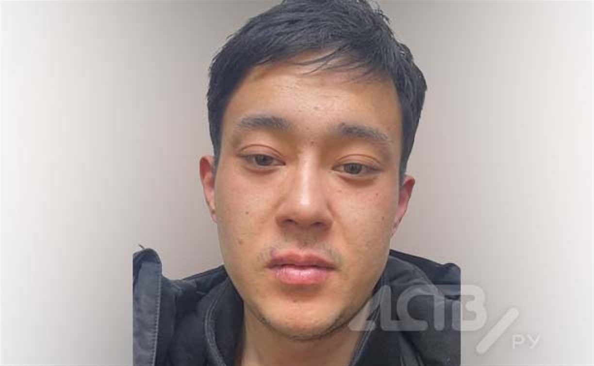 Подозреваемого в серии краж из магазинов Южно-Сахалинска ищет полиция