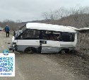 В Томаринском районе автомобиль перевернулся во время обгона