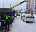 В Южно-Сахалинске начали эвакуировать авто, мешающие расчистке улиц