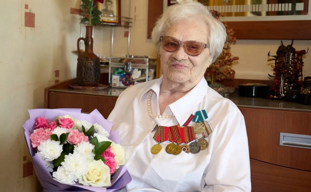 Ветеран трудового фронта отметила 101-й день рождения в Южно-Сахалинске