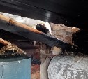 В Поронайске огнеборцы почти полтора часа тушили баню 