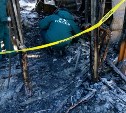Охинские пожарные: Сгоревший "Океан" посещали мародеры