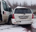 В сахалинском УГИБДД рассказали подробности аварии Toyota Fielder и автобуса маршрута № 112
