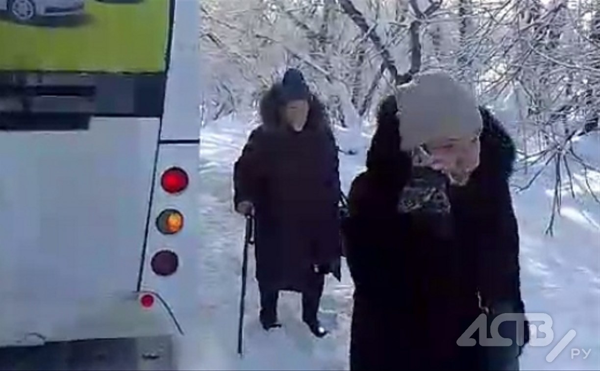 "Запахло жжёной резиной": пассажирский автобус сломался в пригороде Южно-Сахалинска 