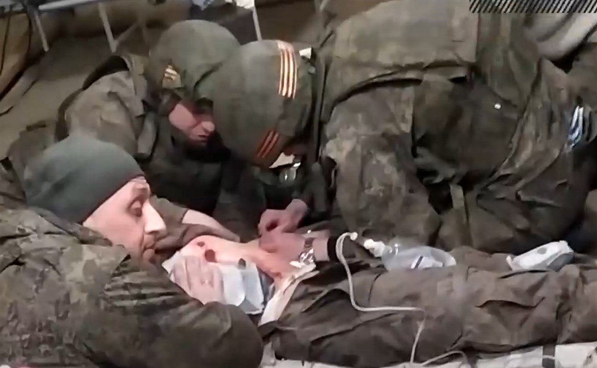 Военные медики рассказали, как делали операции лёжа под огнём в зоне СВО