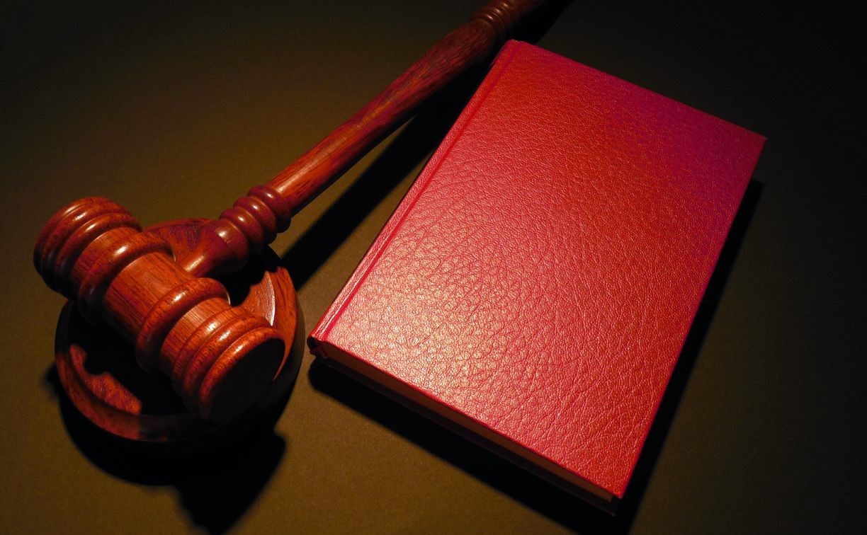 Лишённый прав сахалинец подал в суд на прокурора из-за фразы об алкоголизме