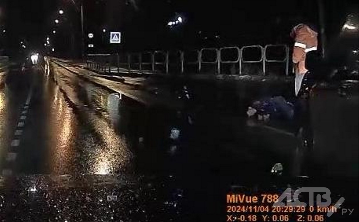 Ночью на дороге в Южно-Сахалинске нашли мужчину без сознания