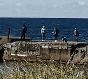Житель Холмска: забор на пристани и детям не препятствует, и рыбакам мешает