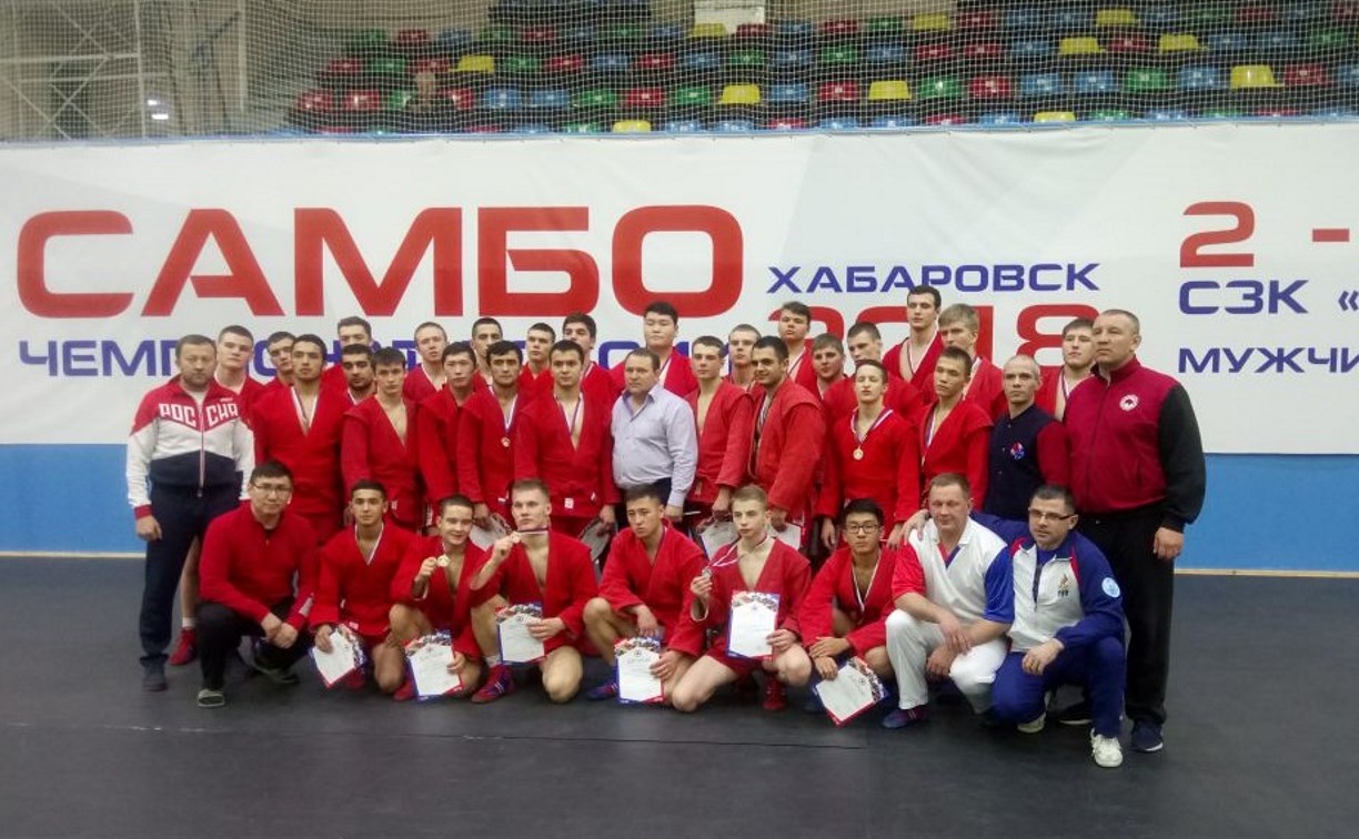 Четверо сахалинских самбистов отправятся на чемпионат и первенство России
