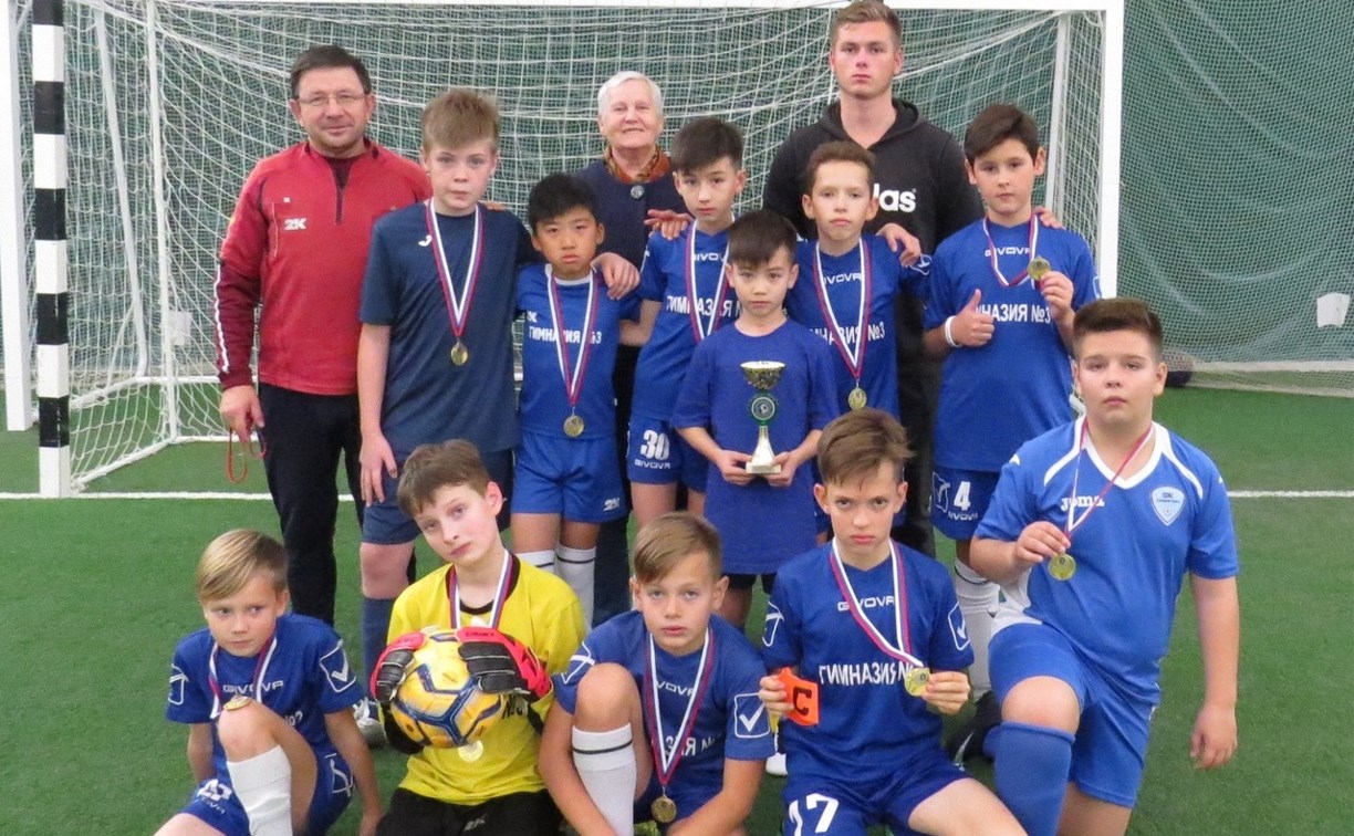«Мини-футбол в школу» объединил школьников нескольких районов Сахалина