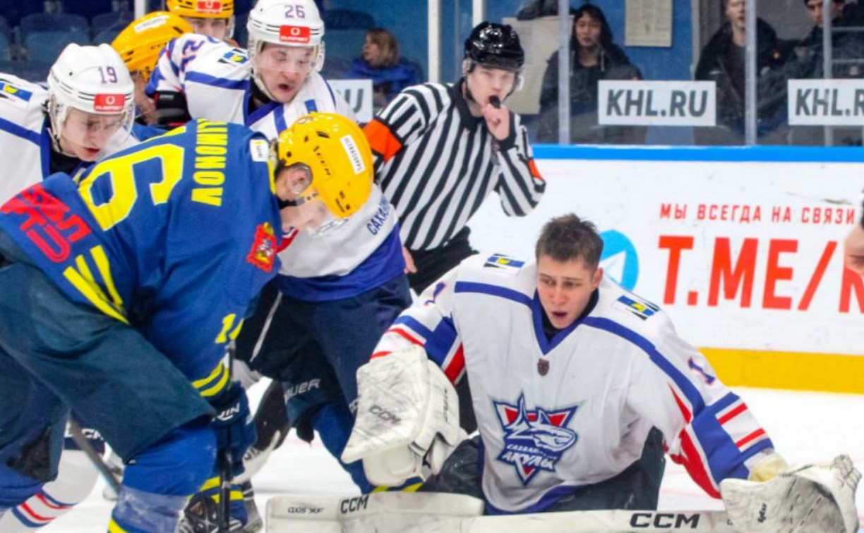 "Сахалинские Акулы" отправляются в Мытищи после победного дубля в Туле