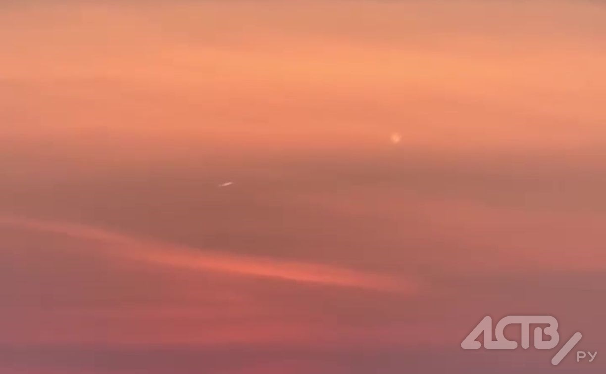 Странные объекты в небе сняла на видео жительница Южно-Сахалинска