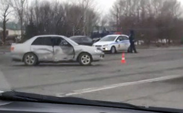 В аварии на проспекте Мира в Южно-Сахалинске поучаствовали две «тойоты»