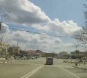 Полицейского оштрафовали на Сахалине за езду на красный свет