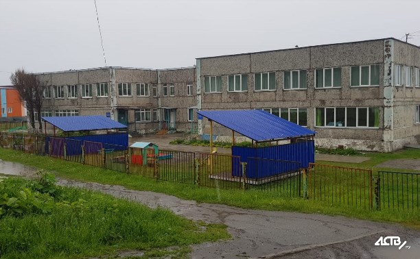 Сквозь крышу в группы детсада в Яблочном заливается вода Сквозь крышу в группы детсада в Яблочном заливается вода