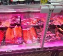 Перерабатывали икру и крабов во дворе: на Сахалине из оборота изъяли свыше 300 кг морепродуктов