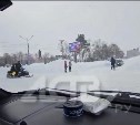 Такси на снегоходах появились на юге Сахалина после сильной метели