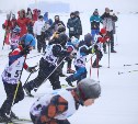 Более 600 спортсменов пробежали Троицкий лыжный марафон на Сахалине
