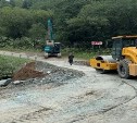 Проезд по трассе Невельск — Томари — Шахтерск восстановили после размыва 
