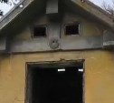 Остатки школьного японского павильона забросали мусором в районе лагуны Буссе на Сахалине