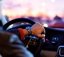 Пожилой бизнесмен на Сахалине взял деньги под залог авто у товарища, а затем продал машину