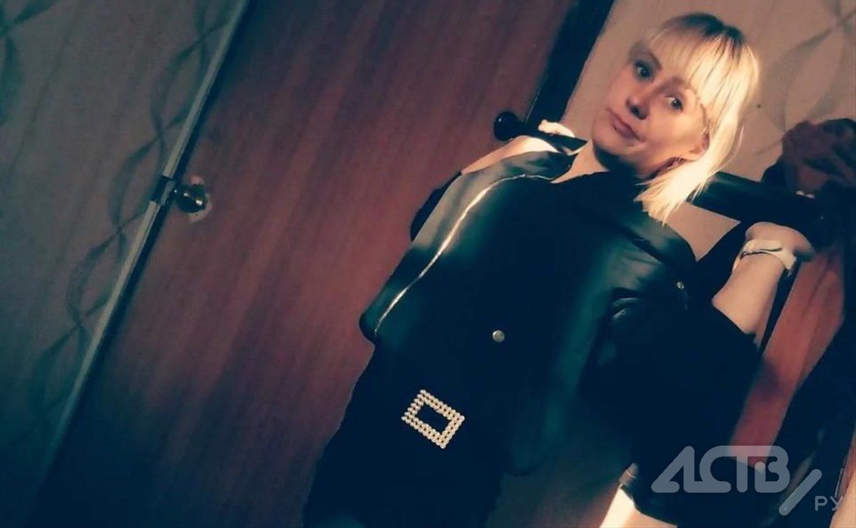 Сахалинку, которая может быть причастна к угону автомобиля, ищет полиция Корсакова