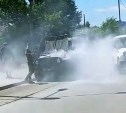 В Южно-Сахалинске загорелся военный УАЗ