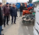 Сергей Надсадин проверил готовность завода им. Федотова к сезону дорожных работ