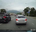 В Южно-Сахалинске появилась "заштрихованная" полоса для движения