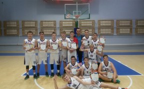 Юные сахалинские баскетболисты вырвались в лидеры первенства России