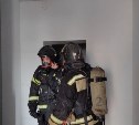Пожар вспыхнул в многоквартирном доме в Долинске