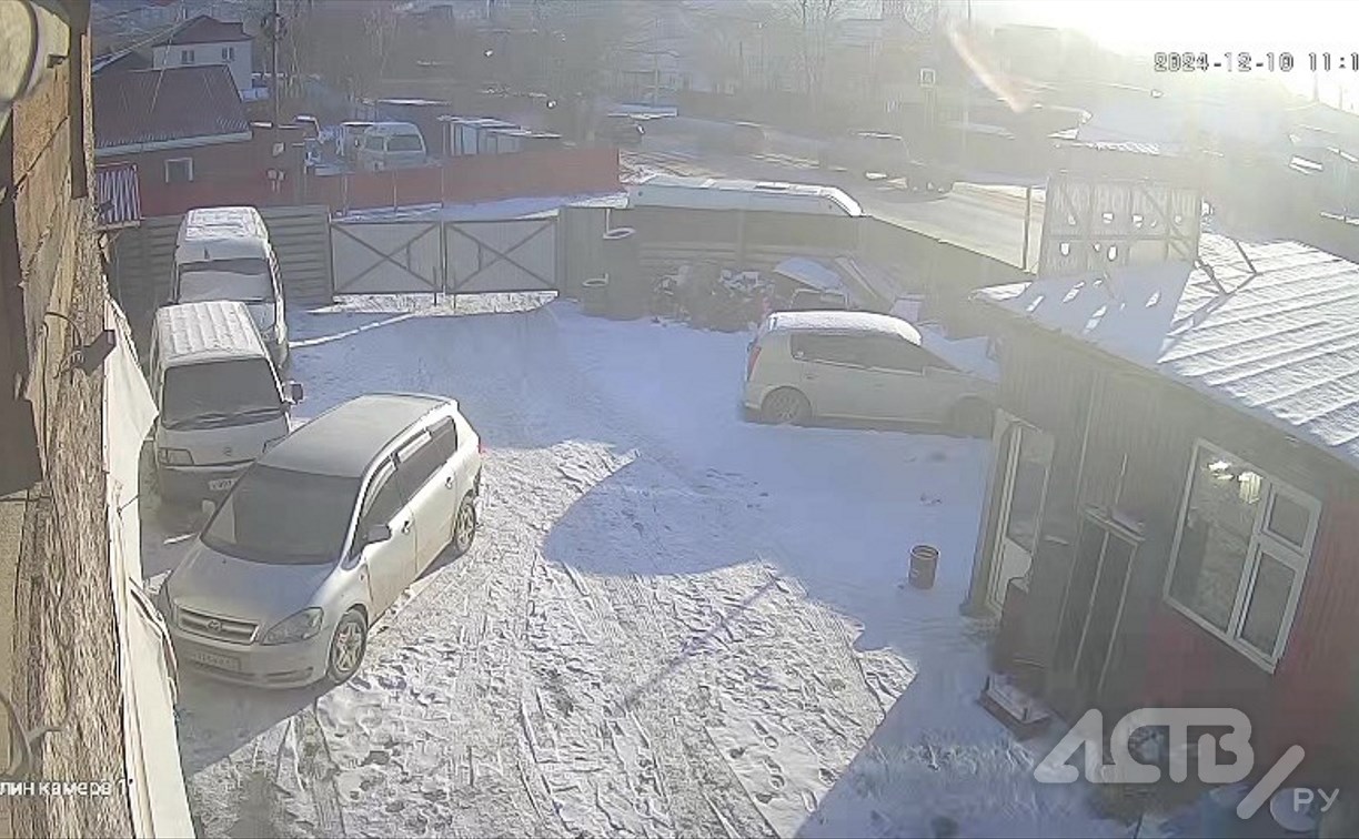 "Роковой перекрёсток": ещё одного ребёнка едва не сбили на улице Транзитной в Южно-Сахалинске