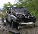 В сгоревшем автомобиле в Южно-Сахалинске найден труп мужчины